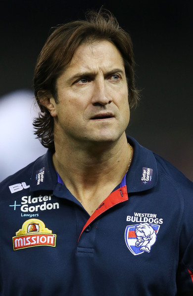 Luke+Beveridge+AFL+Rd+7+Western+Bulldogs+v+B6k-DEShxwVl.jpg