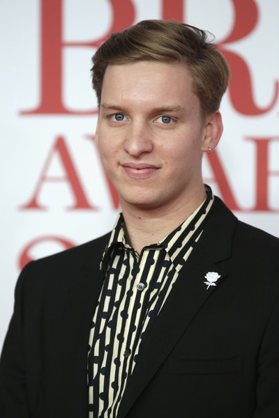 George+Ezra+BRIT+Awards+2018+Red+Carpet+Arrivals+5U5NrB9vPy-l.jpg