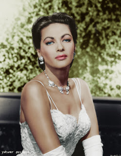 yvonne-de-carlo-colour.jpg