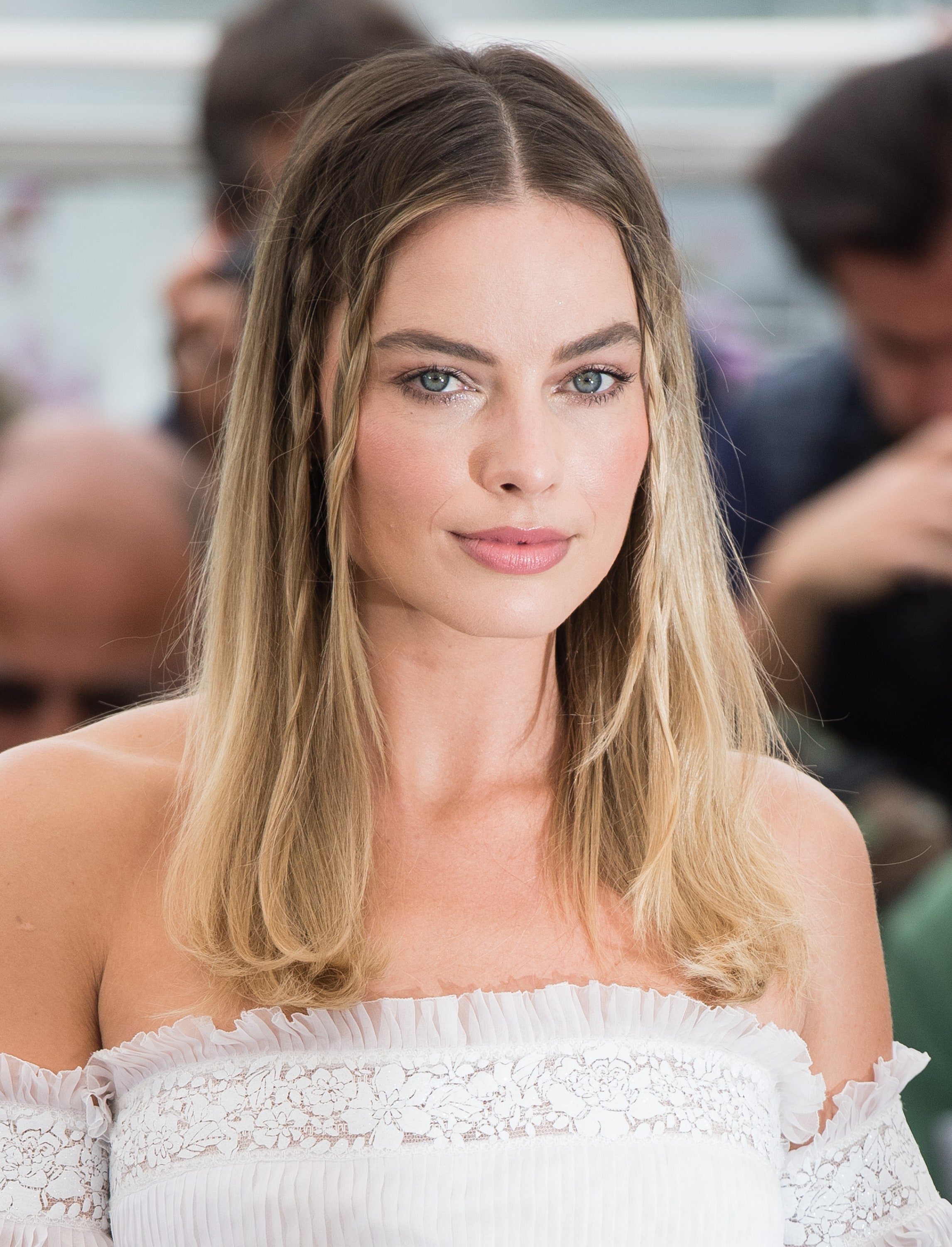 5-things-to-know-about-margot-robbie.jpg