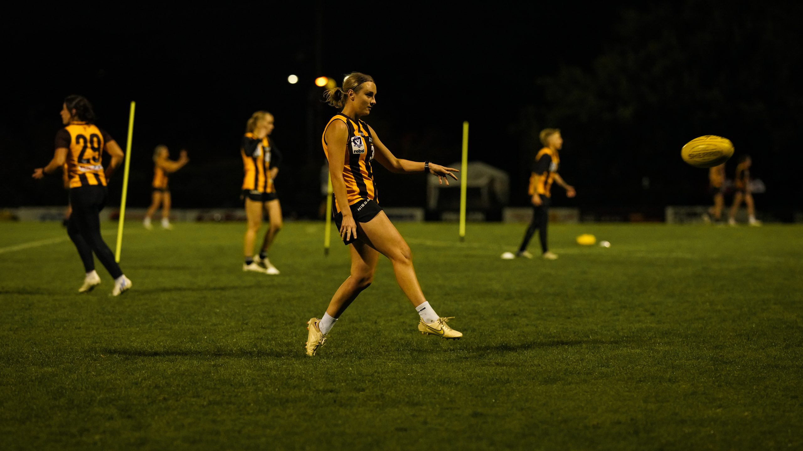 boxhillhawks.com.au