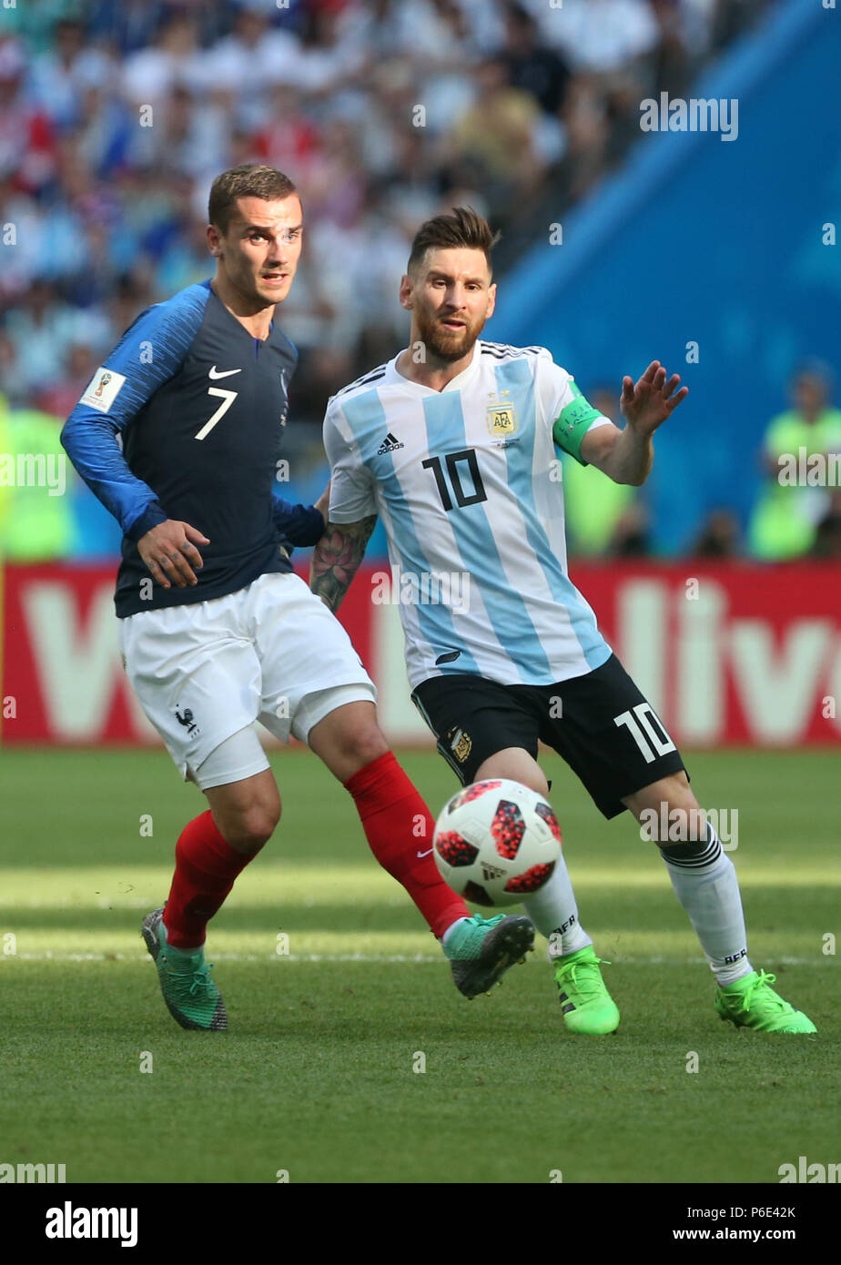 kazan-russia-30th-june-2018-football-world-cup-france-vs-argentina-at-the-kazan-arena-lionel-messi-of-argentina-and-antoine-griezmann-l-of-france-vie-for-the-ball-credit-cezaro-de-lucadpaalamy-live-news-P6E42K.jpg