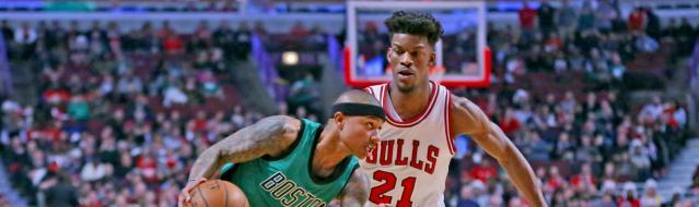 isaiah%20thomas%20dribble%20vs%20jimmy%20butler%20bulls.jpg