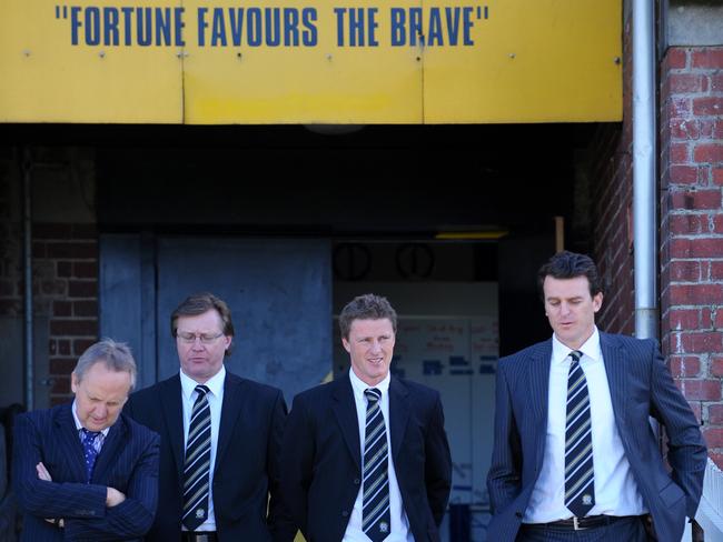 Richmond heavyweights Gary March, Craig Cameron and Brendon Gale flank new coach Damien Hardwick on his appointment in 2009.