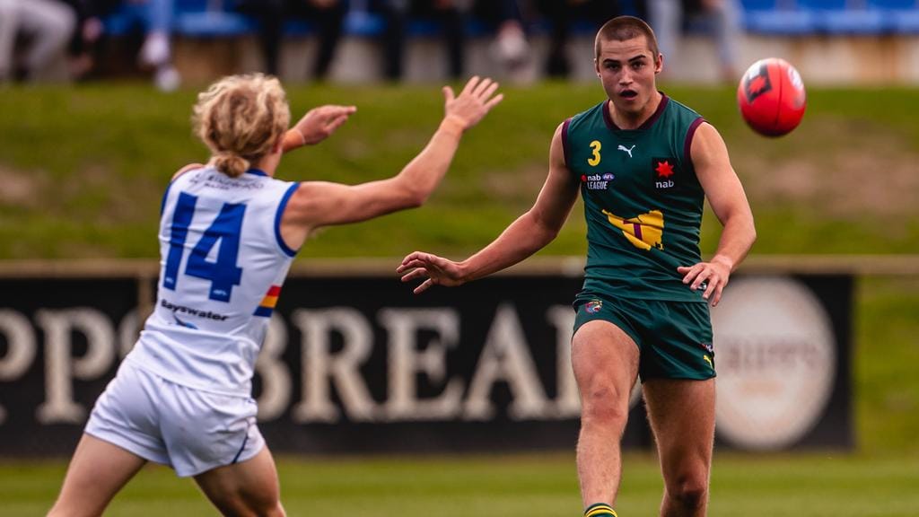 Oliver Davis in action for the Devils in Saturday’s NAB League match against Eastern Rangers. Picture: Anthony Corke