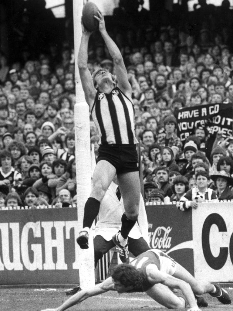 Peter Moore in semi-final action against Fitzroy in 1981 at the MCG.