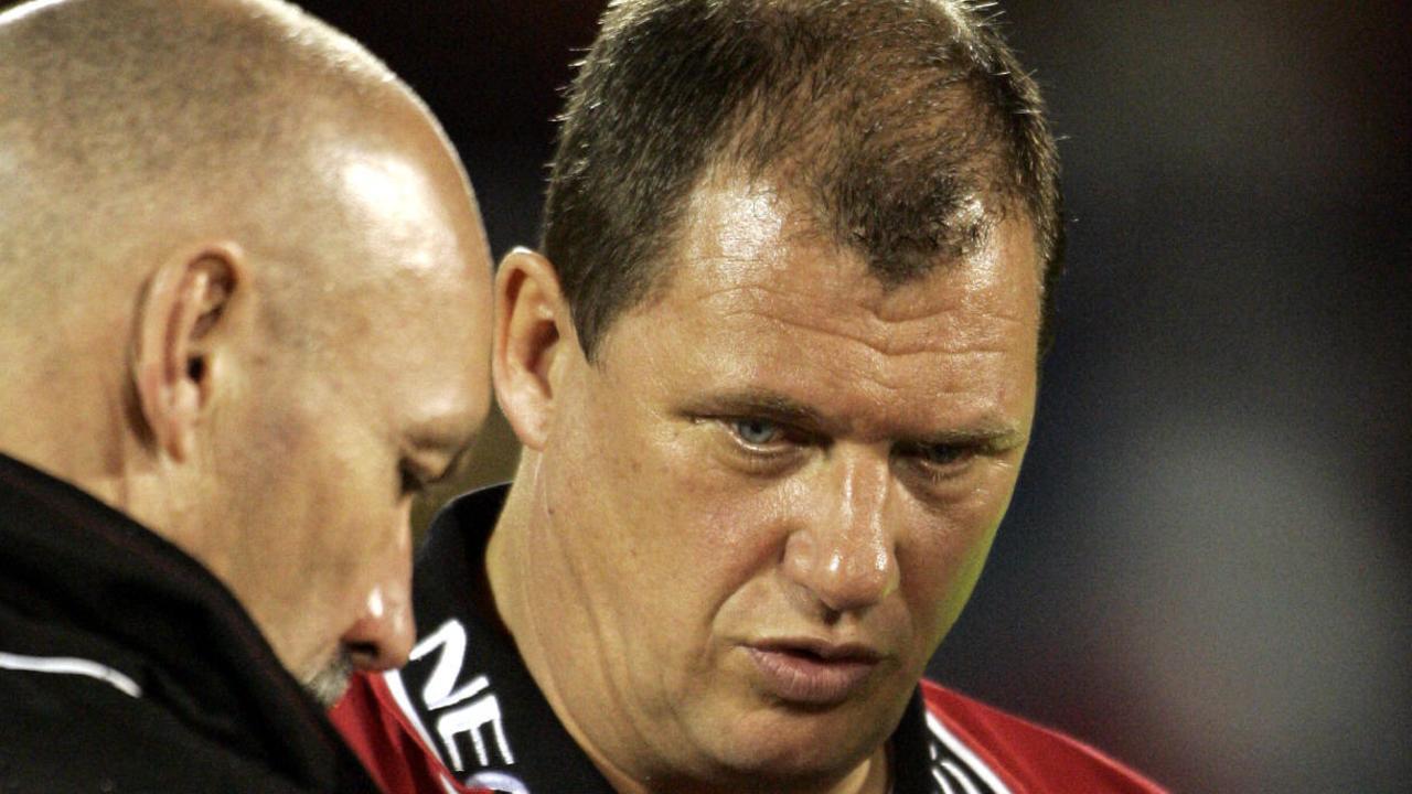 Grant Thomas overseas St Kilda’s qualifying final against Adelaide in September 2005.