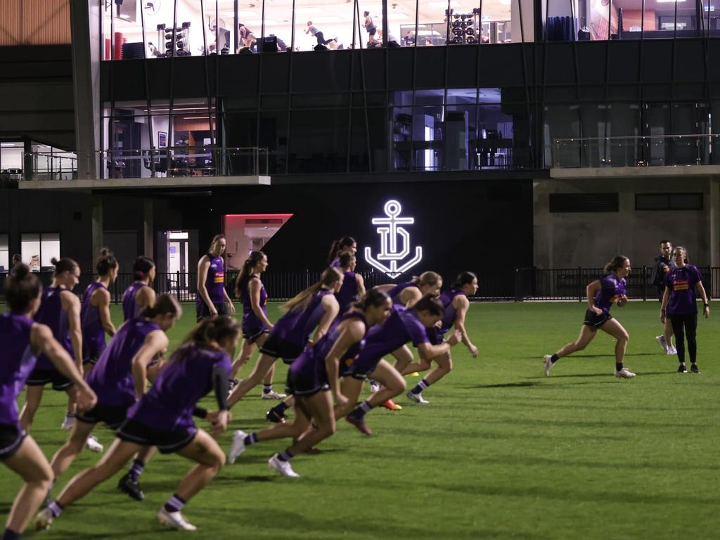 Fremantle hit the training track for day one of pre-season. Pic: Tom Fee/Fremantle FC