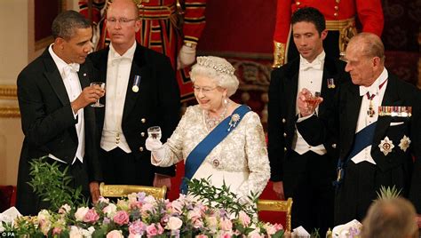 Obama UK state visit: Queen Elizabeth treats President and Tom hanks to ...