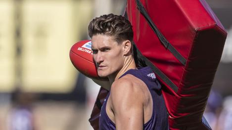 Fremantle Dockers ruck-forward [PLAYERCARD]Rory Lobb[/PLAYERCARD] is a chance to play against Adelaide on Sunday.