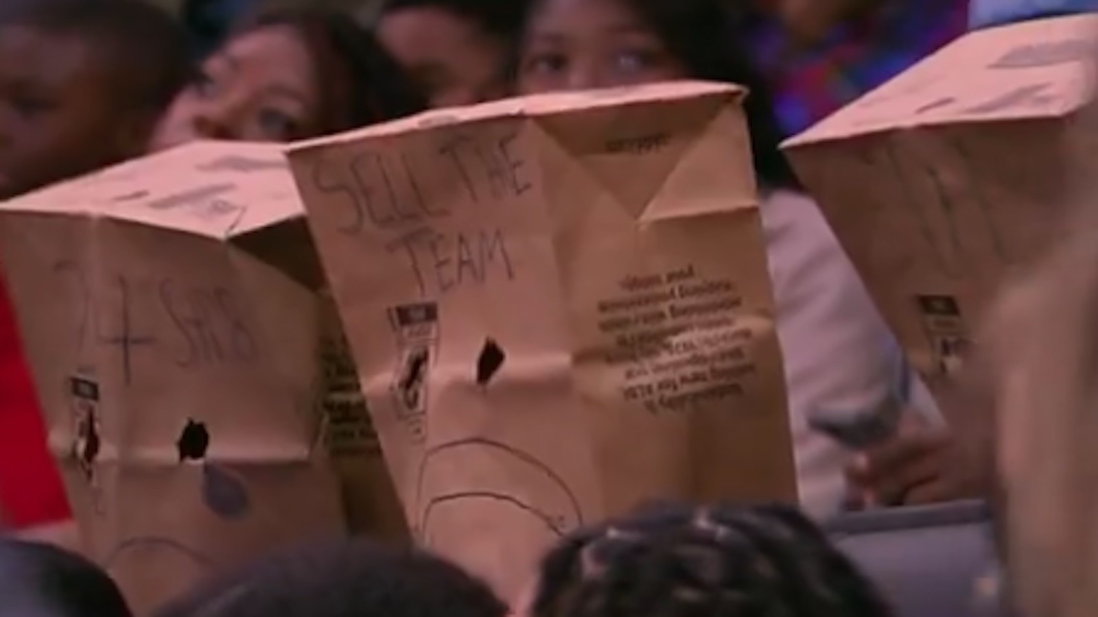 Pistons-fans-paper-bag.jpg