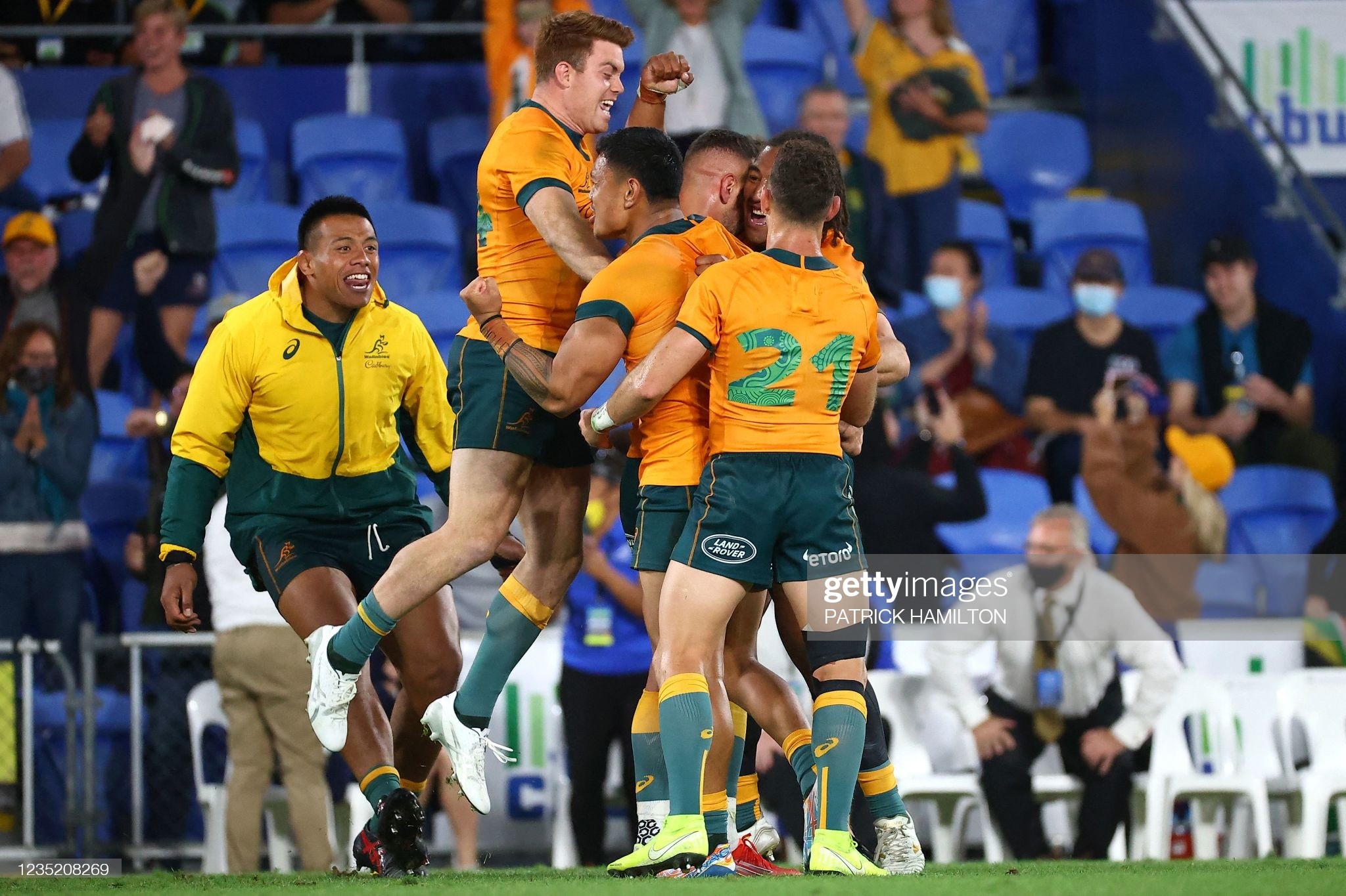 australian-players-celebrate-after-quade-coopers-winning-penalty-kick-picture-id1235208269