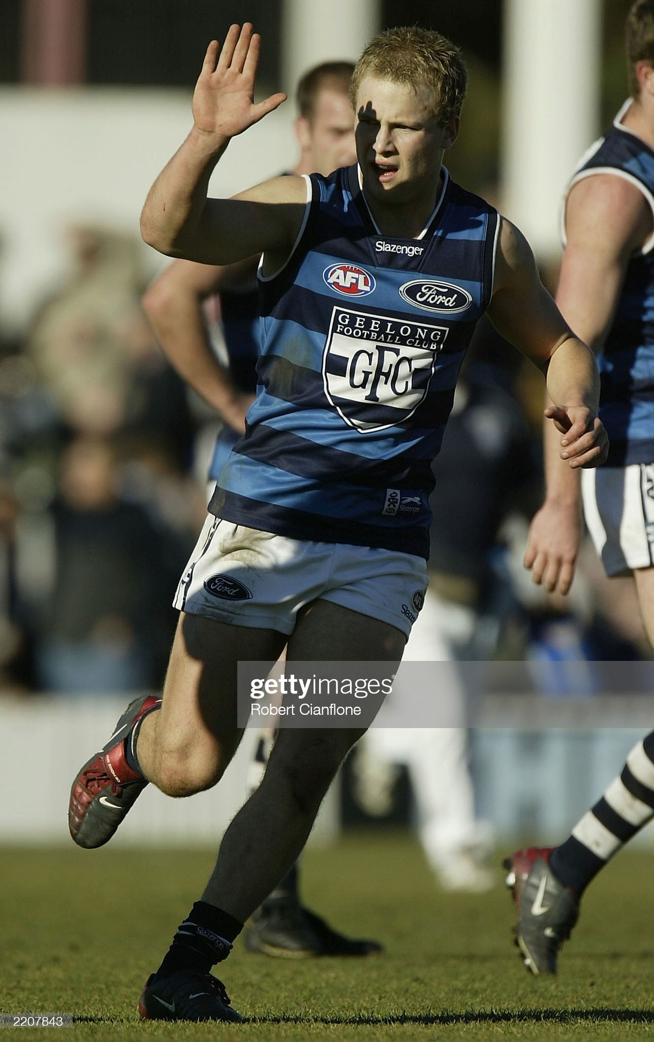 gary-ablett-of-the-cats-celebtares-a-goal-during-the-round-17-afl-picture-id2207843