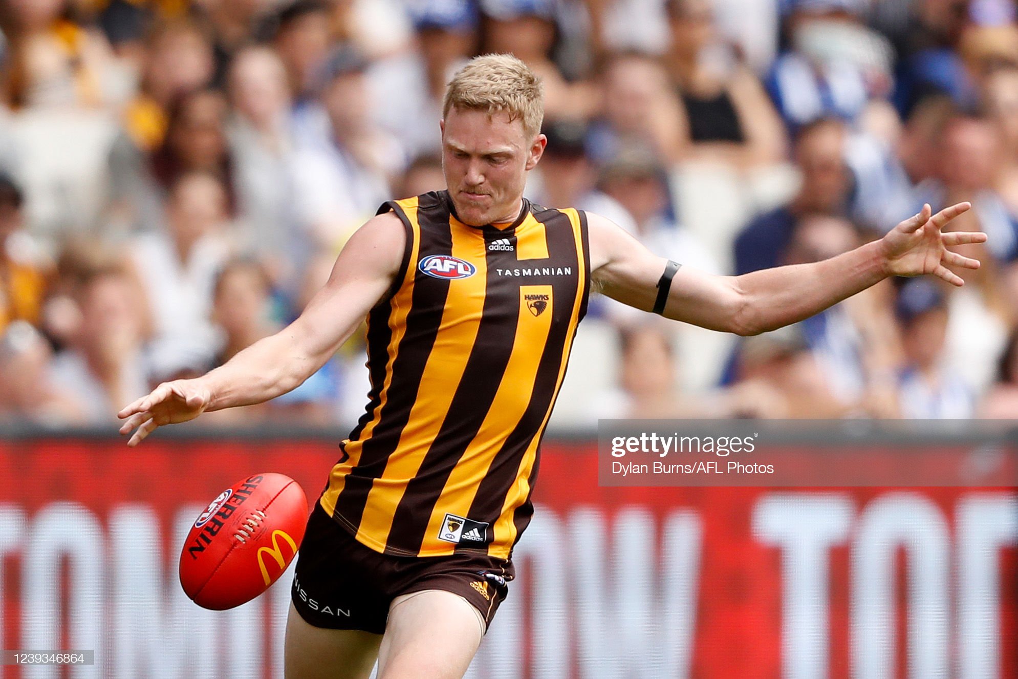 james-sicily-of-the-hawks-in-action-during-the-2022-afl-round-01-picture-id1239346864