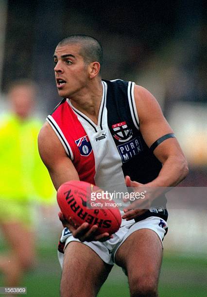 jason-traianidis-of-st-kilda-in-action-during-the-afl-1999-season-picture-id1563869