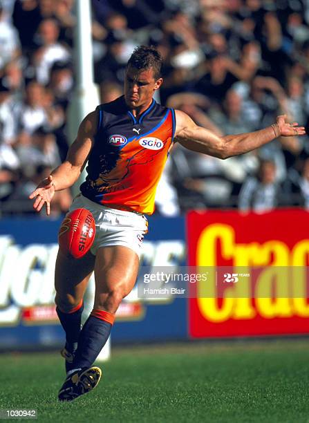 may-2000-glen-jakovich-for-west-coast-in-action-in-the-match-between-picture-id1030942