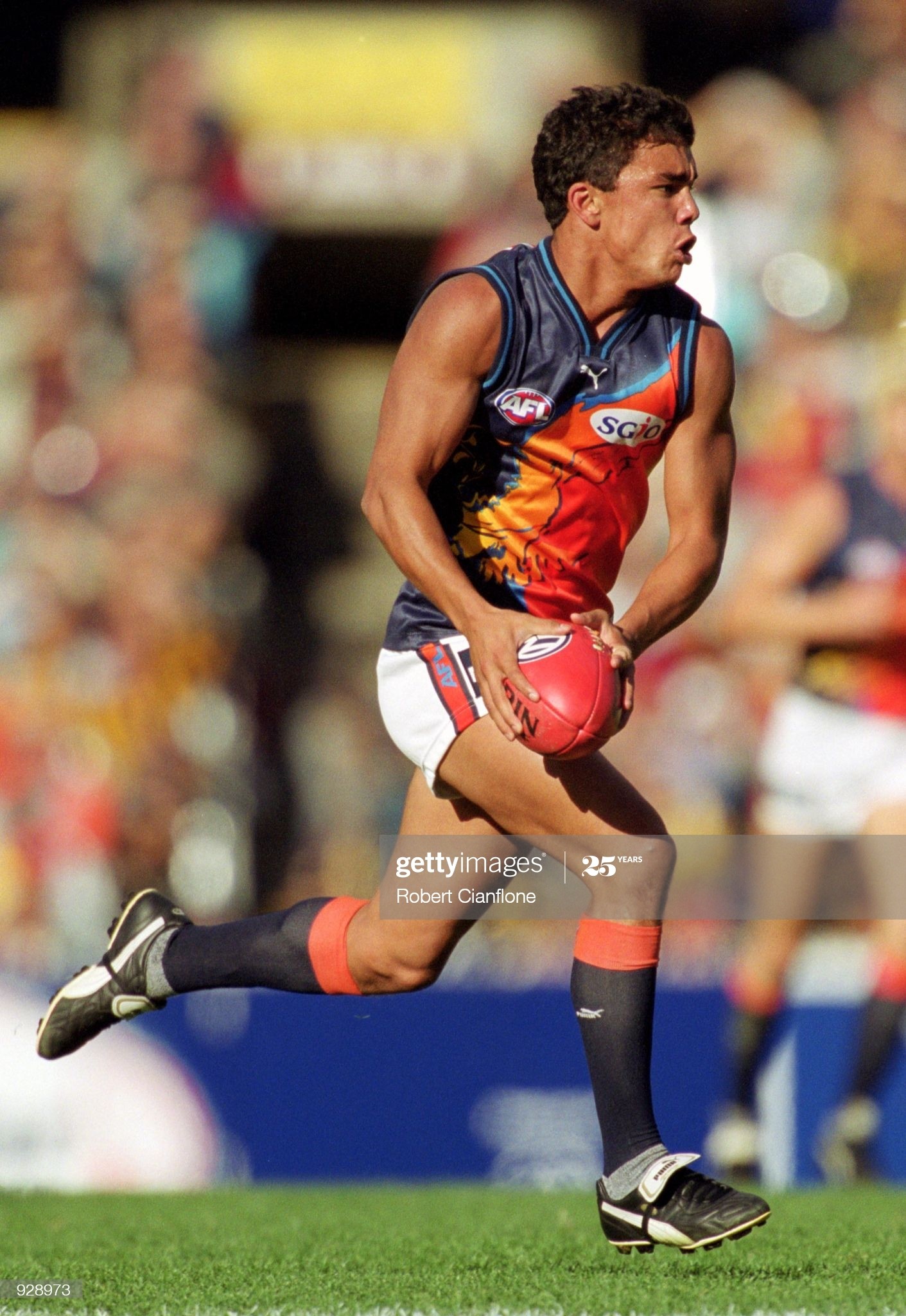 may-2001-daniel-kerr-for-west-coast-in-action-during-round-eight-of-picture-id928973