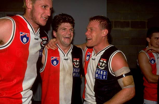 peter-everitt-robert-harvey-and-nathan-burke-of-st-kilda-in-action-picture-id1563865