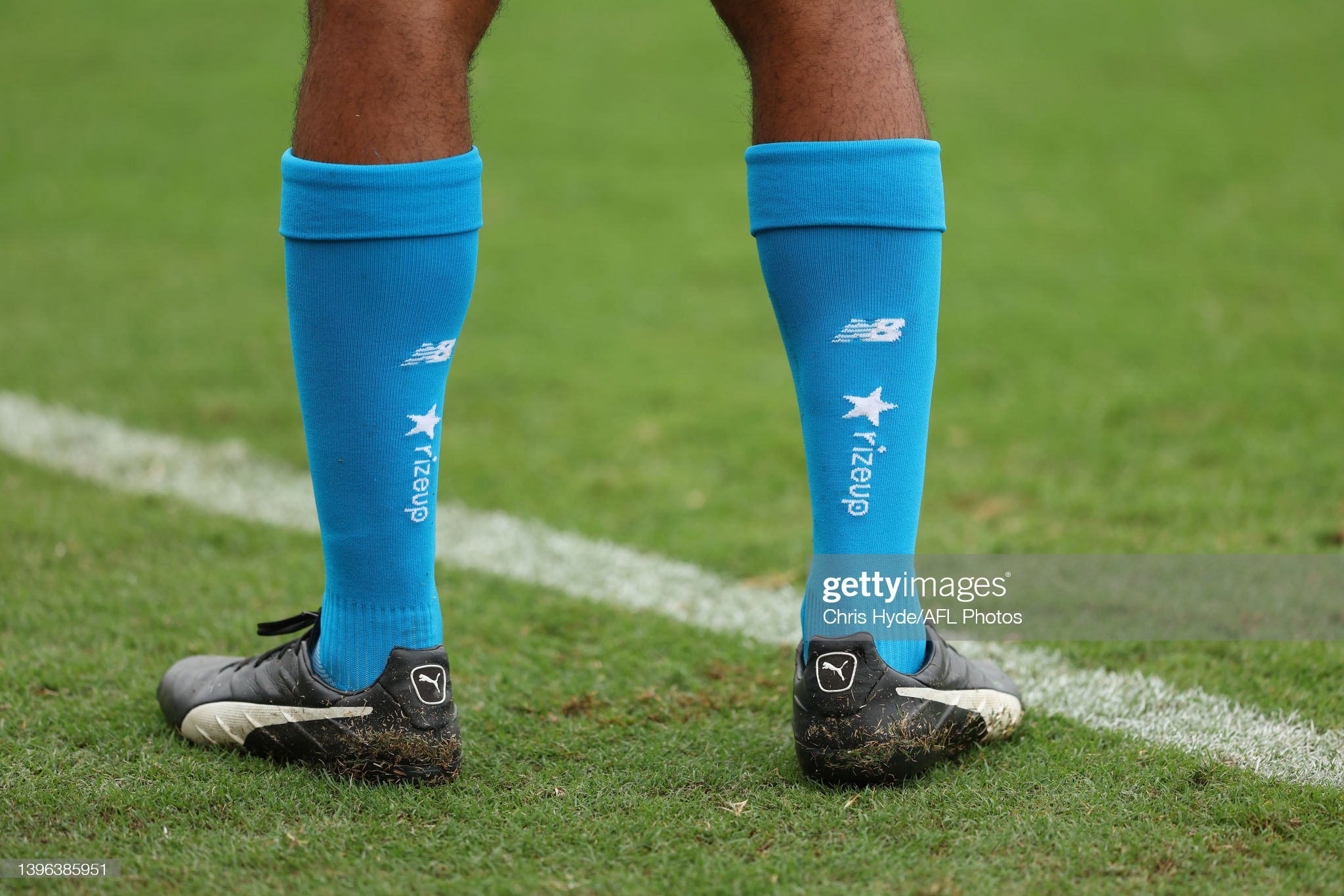 players-wear-rizeup-socks-during-a-gold-coast-suns-afl-training-at-picture-id1396385951