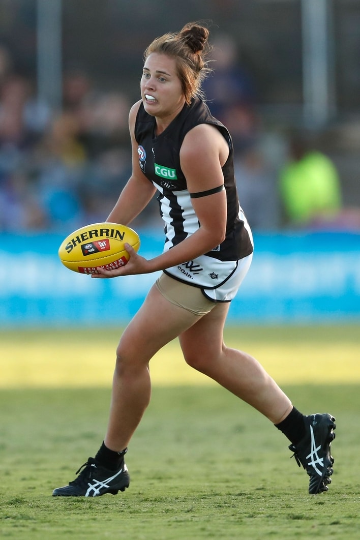 Jasmine-Garner-in-action-during-the-AFLW-R4-match-between-Collingwood-and-Western-Bulldogs-at-Whitten-Oval-on-February-25-2017.jpg