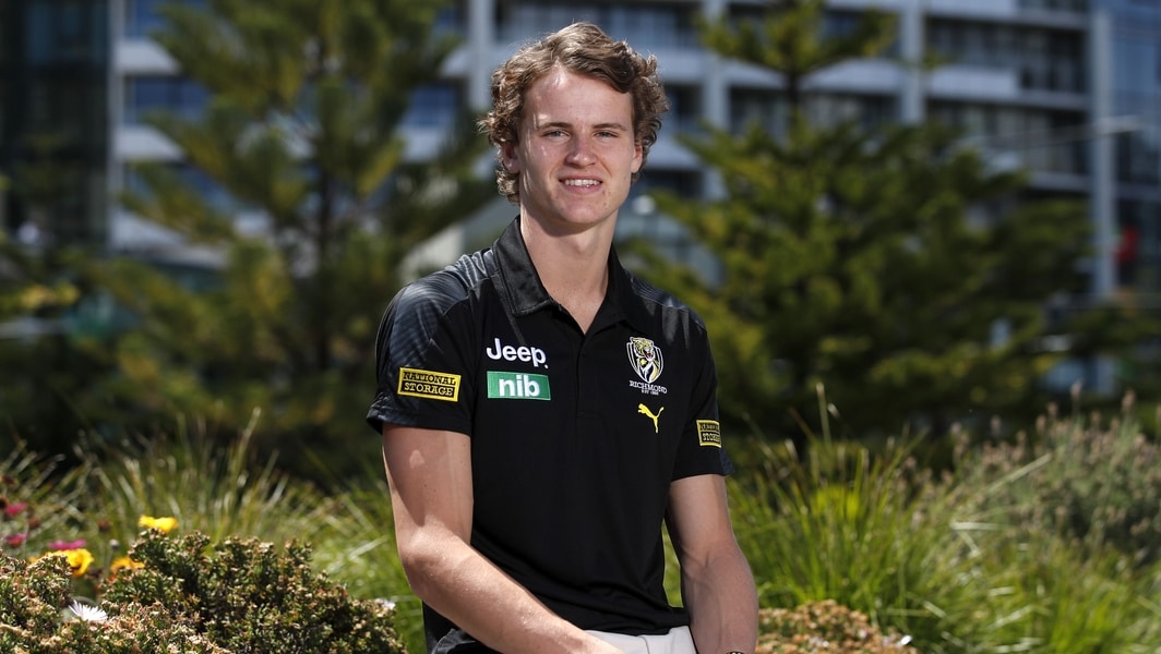 Thomson-Dow-after-being-drafted-by-Richmond-at-pick-No.21-in-2019.jpg