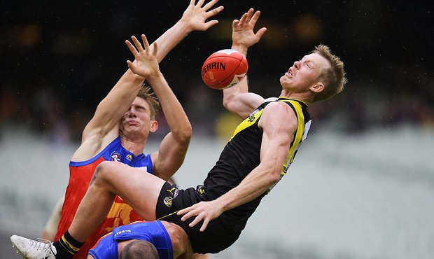 Jack Riewoldt soars for a mark against Brisbane in their last meeting at the MCG in 2018