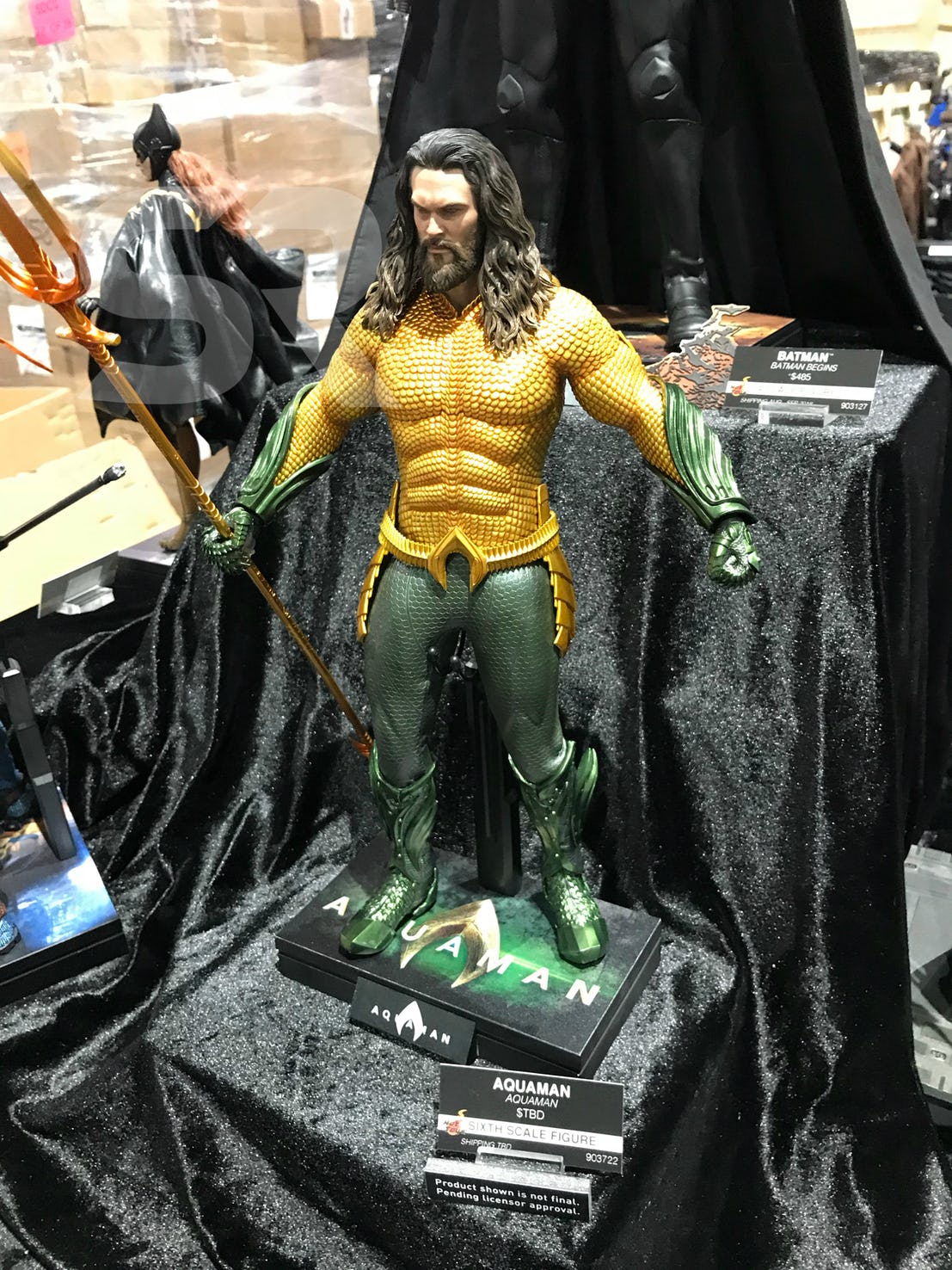 Aquaman-Sideshow-Collectible-Figure-Classic-Costume-and-Trident-SR.jpg
