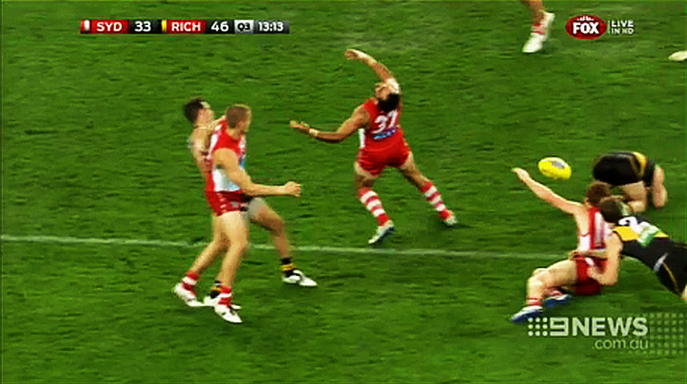 goodes-takes-a-dive-11-e1413164126140.png