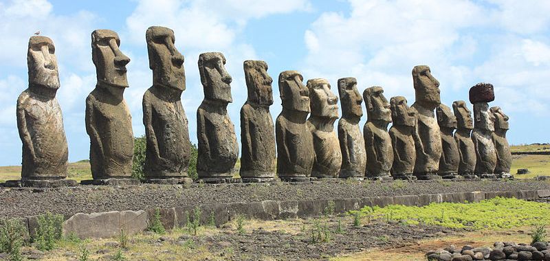 Easter-Island-moai-statues631.jpg