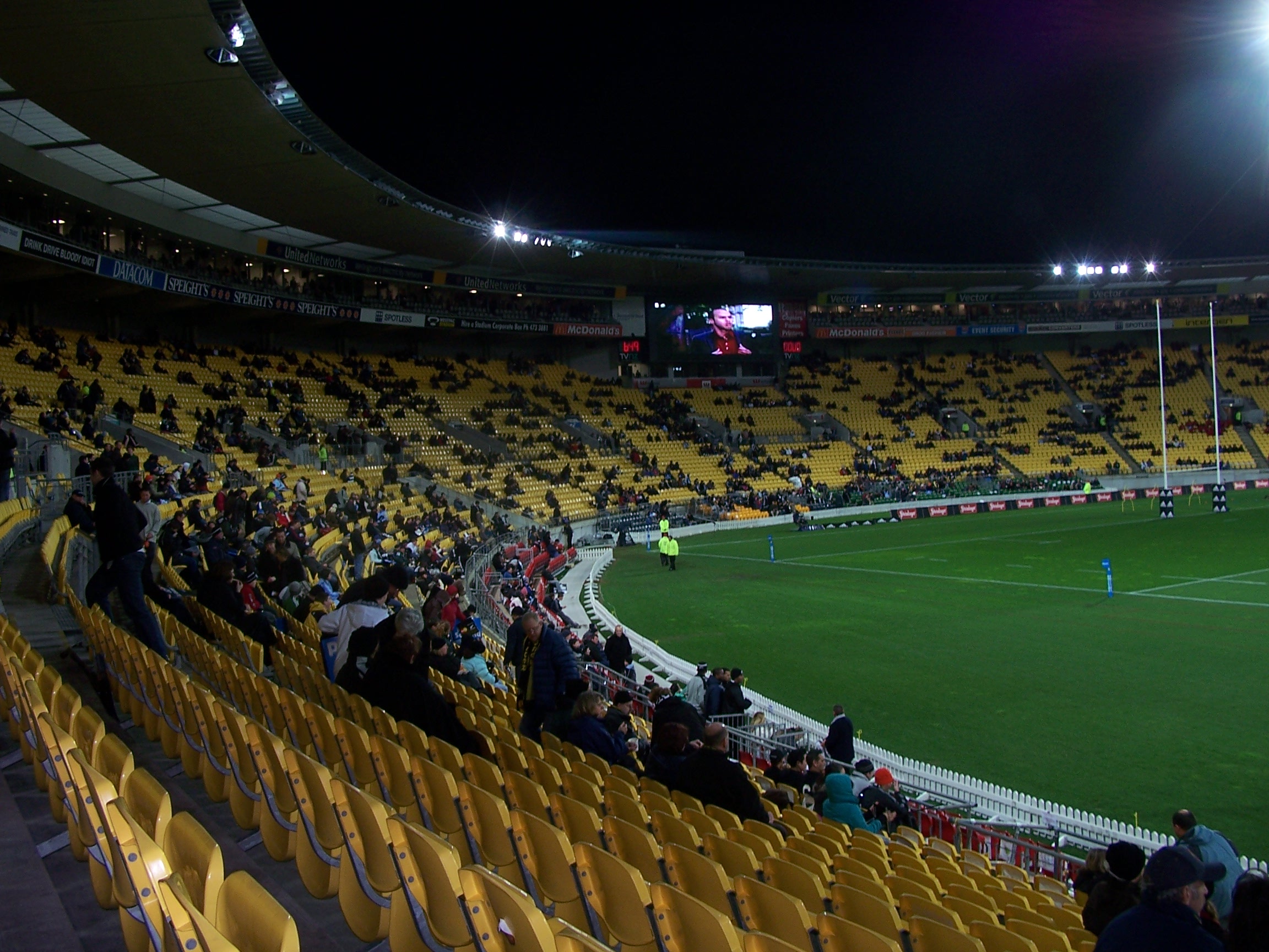 Westpac_Stadium_Crowd.jpg