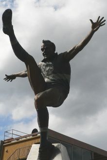 220px-Ted_whitten_statue.jpg