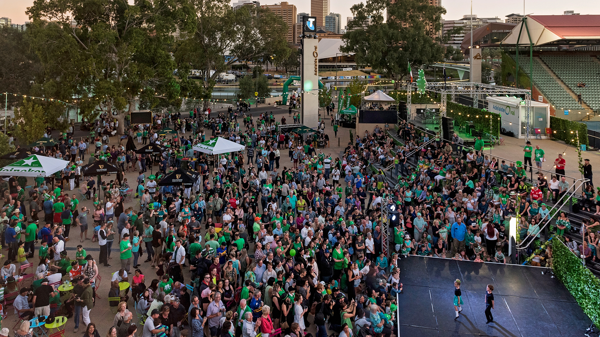 www.adelaideoval.com.au