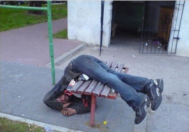 Funny-Passed-Out-Man-Lay-Down-Man-On-Bench.jpg