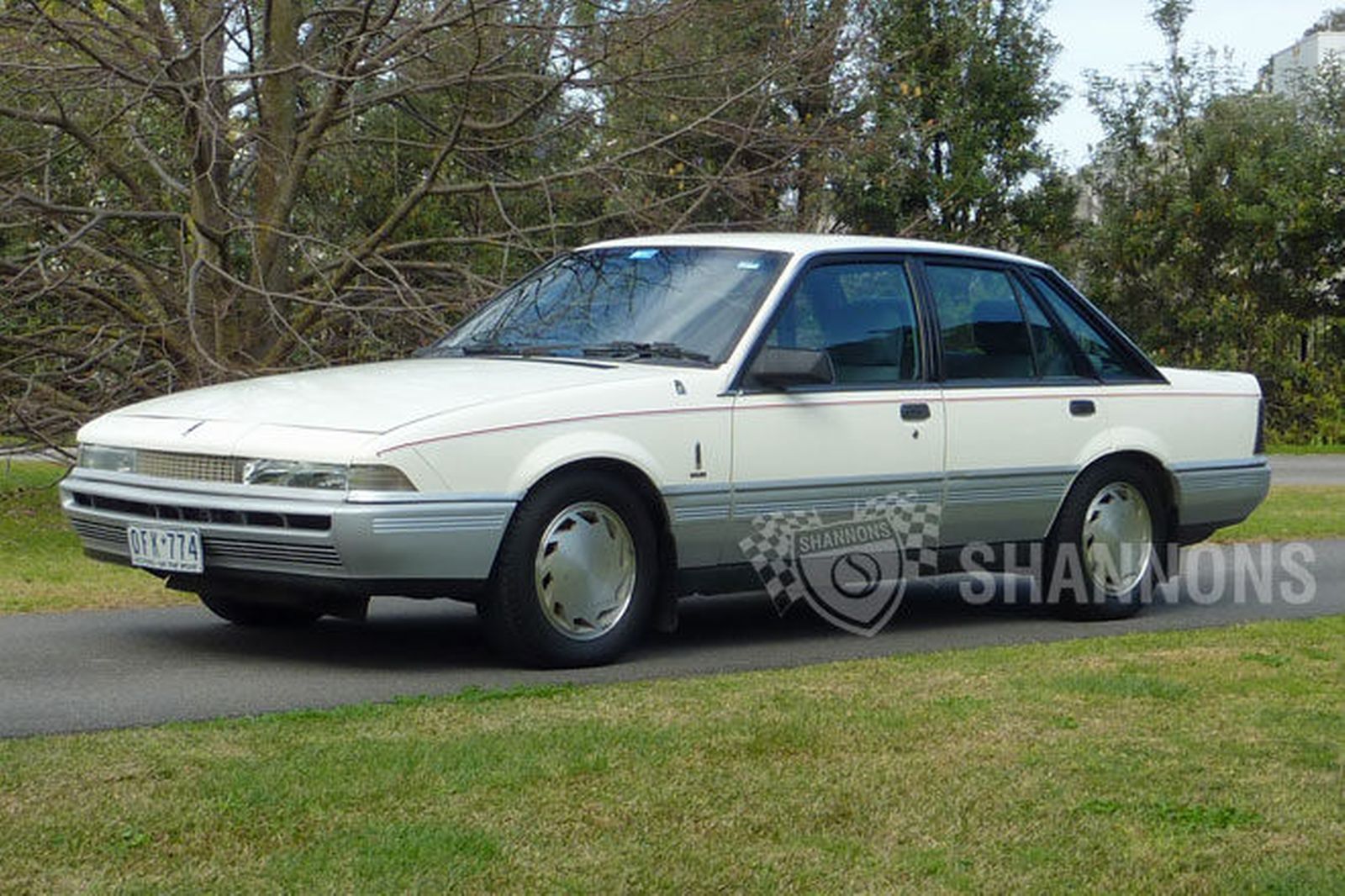 1986-holden-vl-calais-v8-sedan.jpg